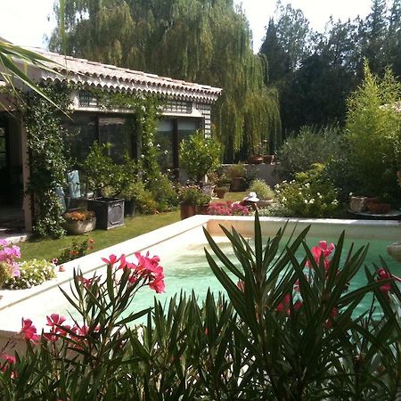 Le Clos Martin Eyragues Exteriér fotografie