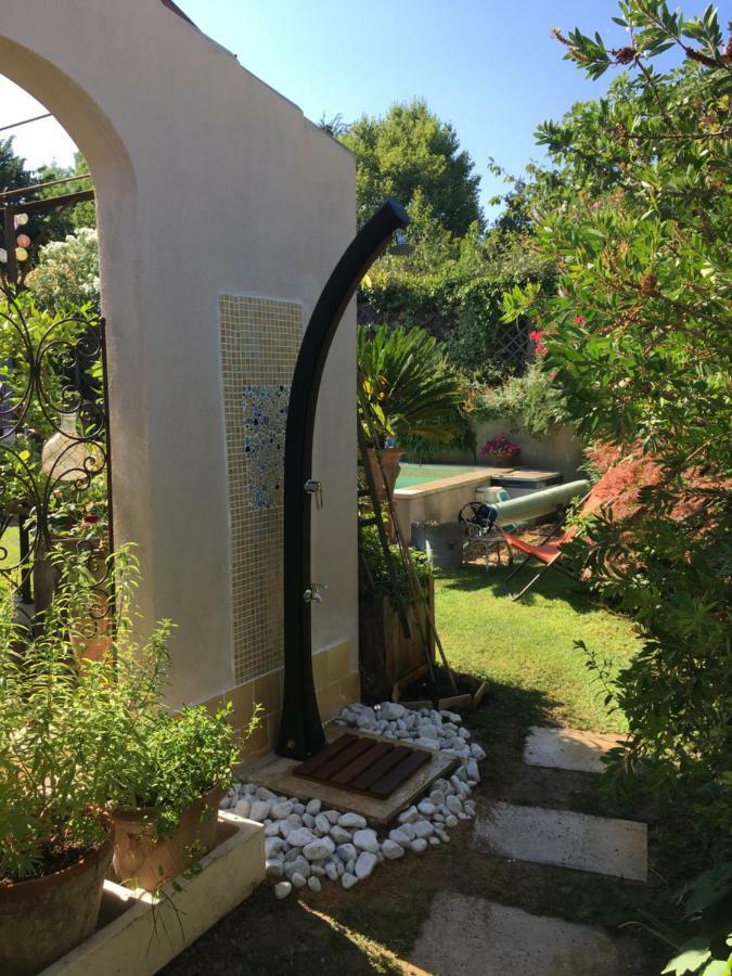 Le Clos Martin Eyragues Exteriér fotografie